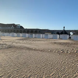 90m2 Op 70m Van Het Strand. Oostende